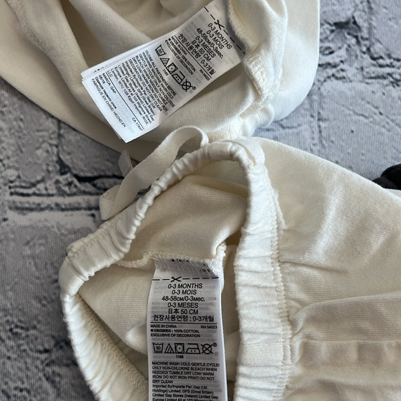 Baby Gap bundle 0-3m (ivory organically grown cotton one piece pyjama & outfit) - Picture 6 of 12